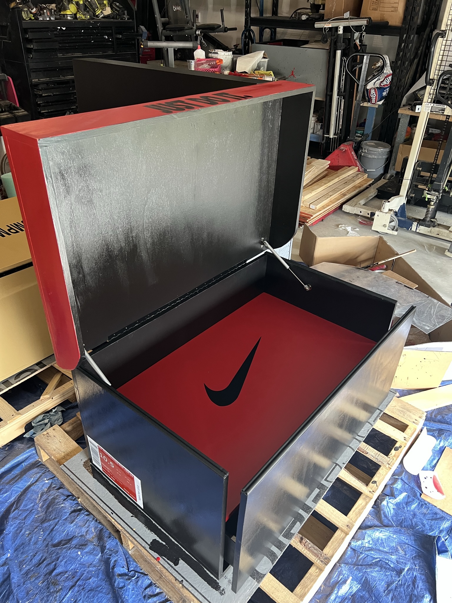 The Classic Era Sneakerhead Shoebox - Image 11