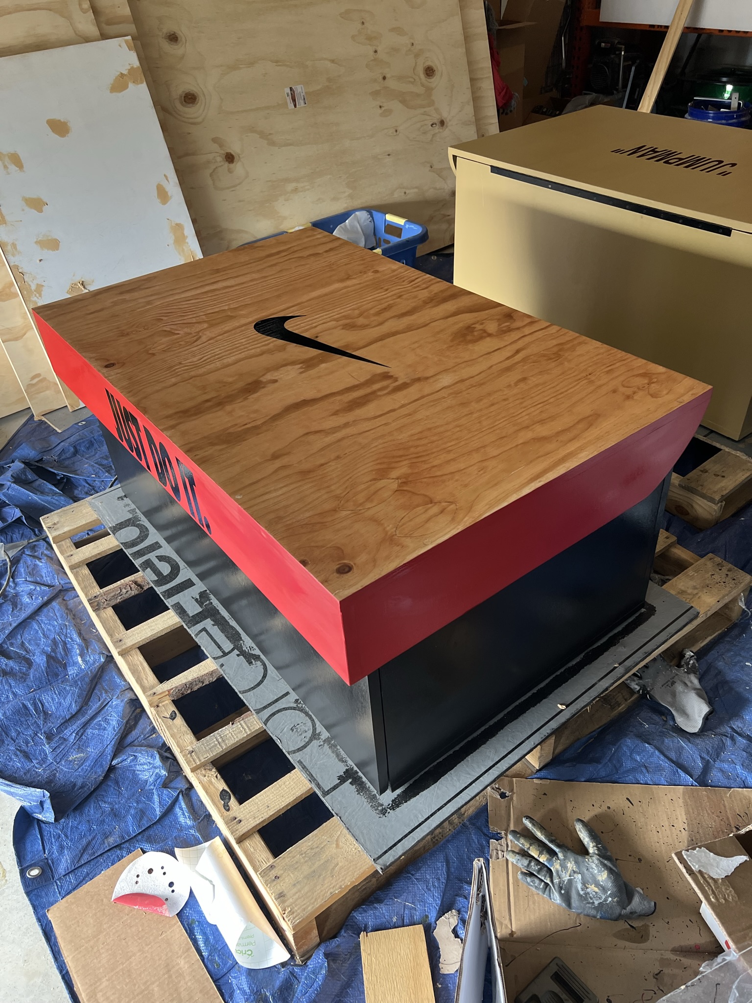 The Classic Era Sneakerhead Shoebox - Image 9