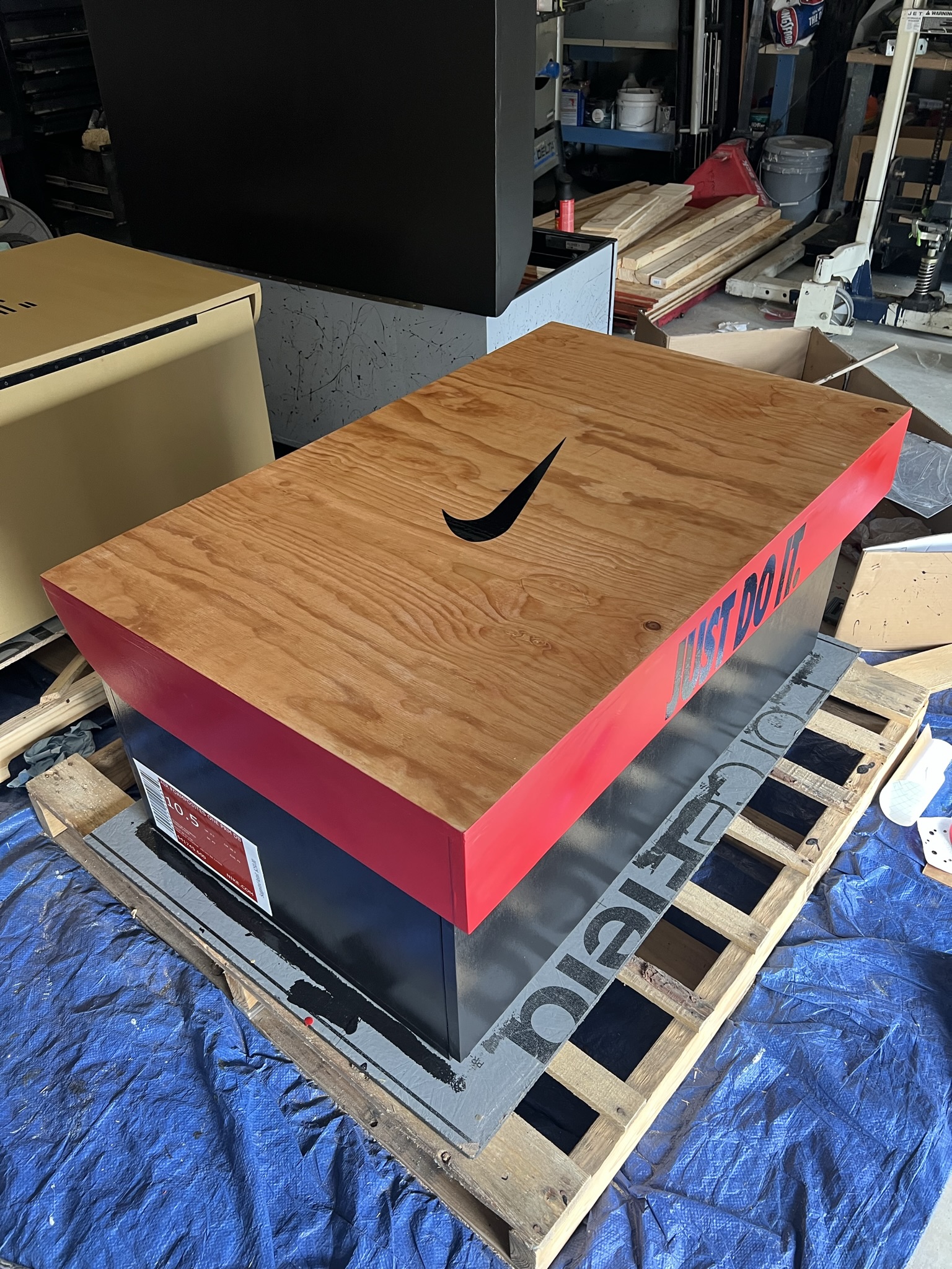 The Classic Era Sneakerhead Shoebox - Image 4