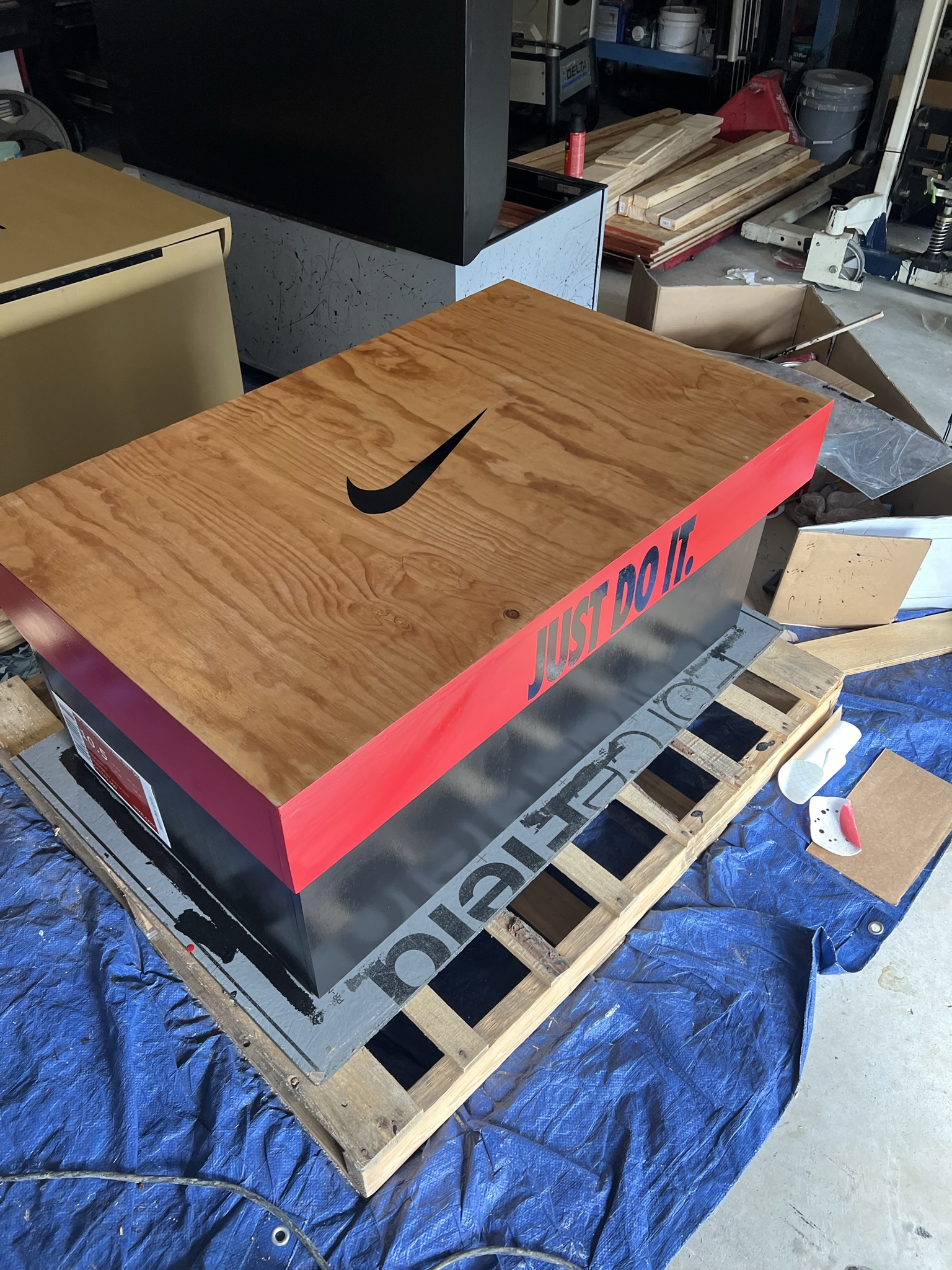 The Classic Era Sneakerhead Shoebox - Image 2