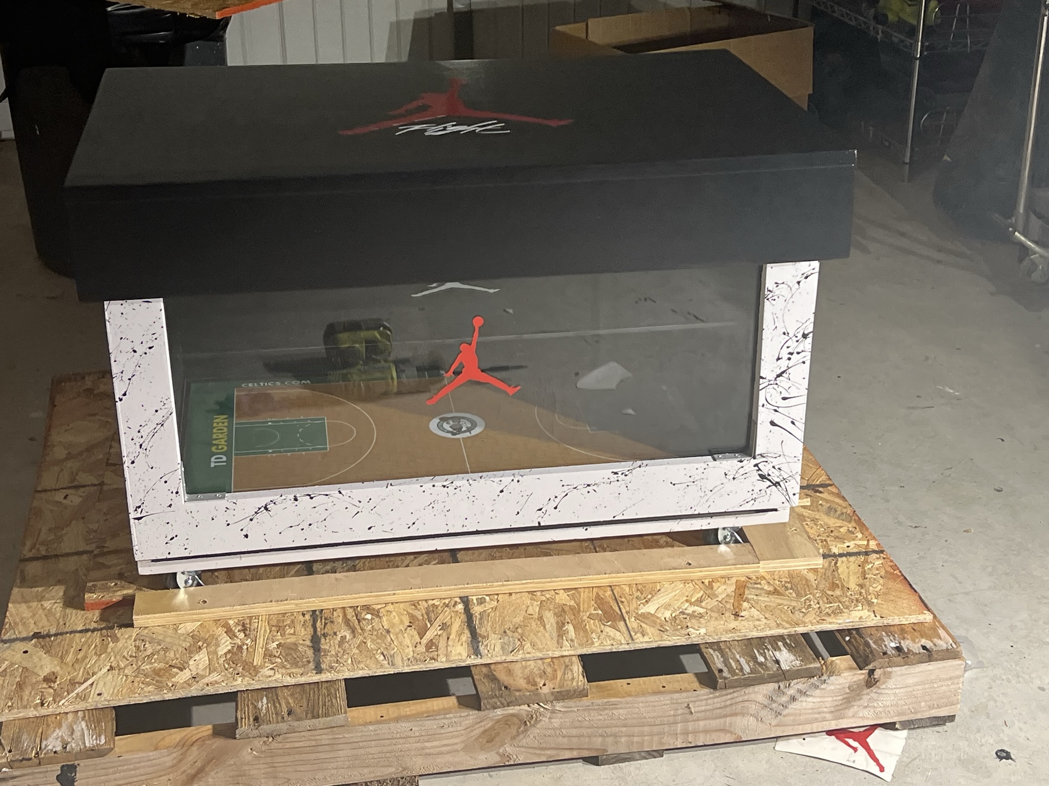 The Hardwood Heritage Sneakerhead Shoebox - Image 16