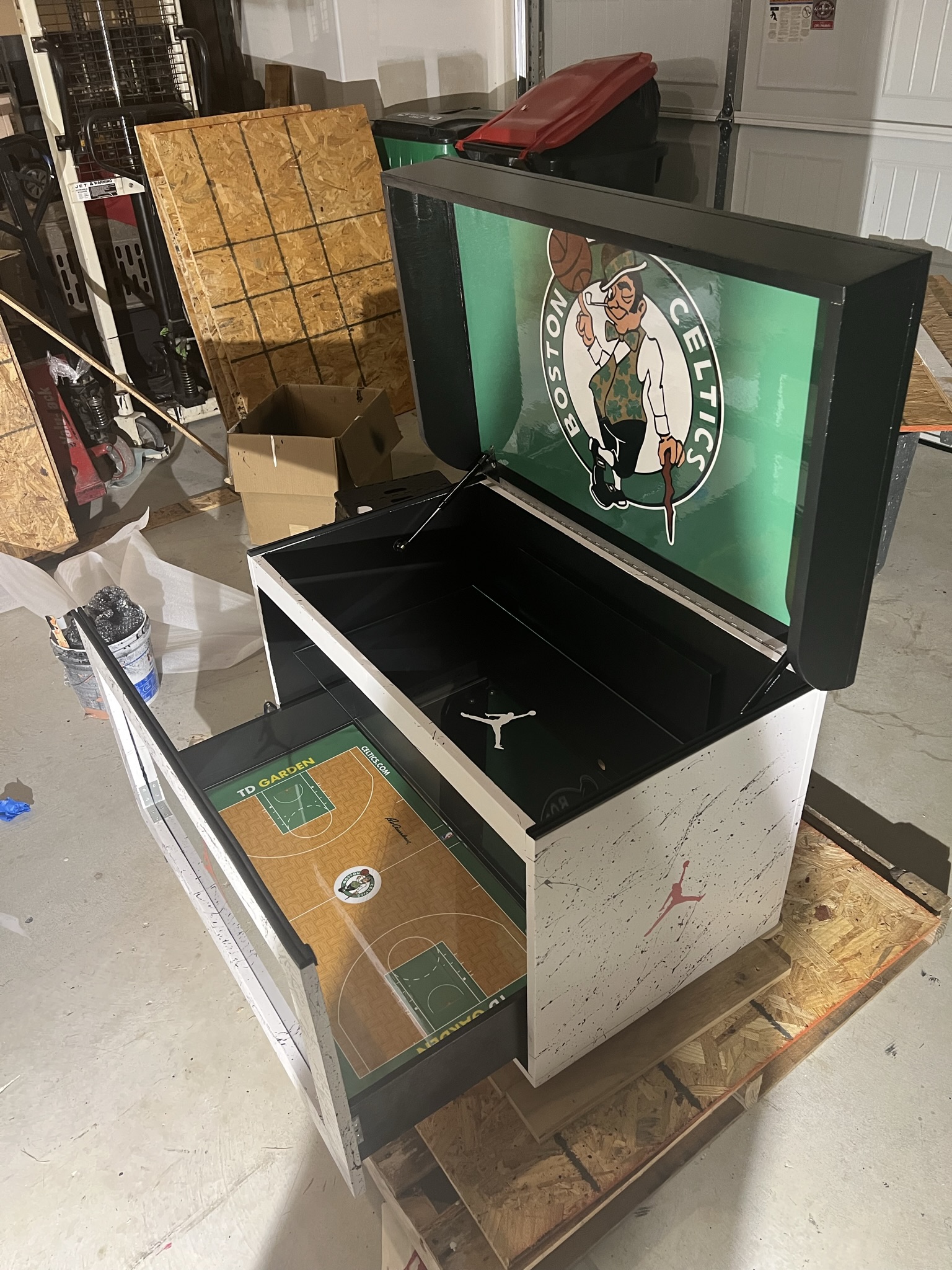 The Hardwood Heritage Sneakerhead Shoebox - Image 14